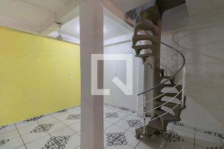 Sala de casa à venda com 3 quartos, 150m² em Conjunto Habitacional Aguia de Haia, São Paulo