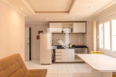 Sala/Cozinha de apartamento para alugar com 1 quarto, 42m² em Cristo Rei, Curitiba