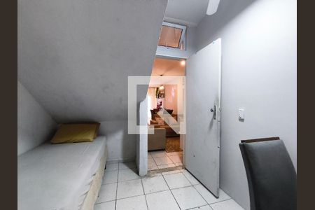 Quarto 1 de casa para alugar com 8 quartos, 100m² em Liberdade, São Paulo