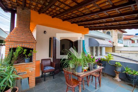 Casa à venda com 4 quartos, 200m² em Vila Scarpelli, Santo André