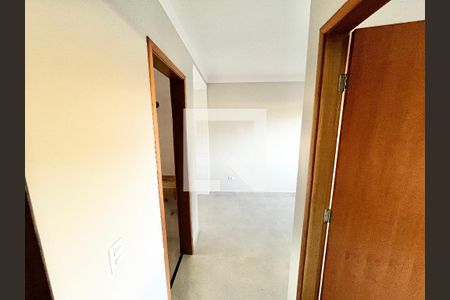 Corredor de apartamento para alugar com 2 quartos, 39m² em Água Fria, São Paulo