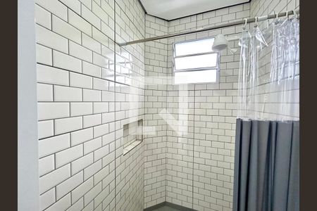 Banheiro de kitnet/studio para alugar com 1 quarto, 22m² em Portal dos Gramados, Guarulhos