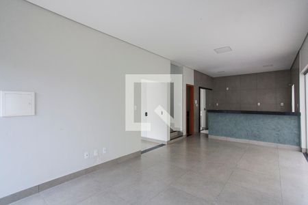 Sala de casa para alugar com 3 quartos, 130m² em Novo Mundo, Uberlândia