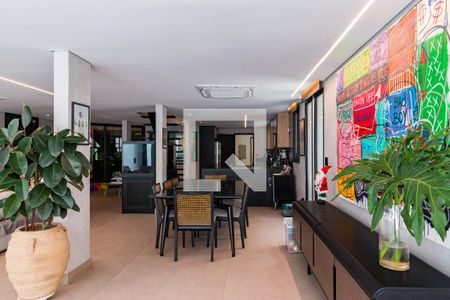 Casa à venda com 5 quartos, 500m² em Jardim Morumbi, São Paulo