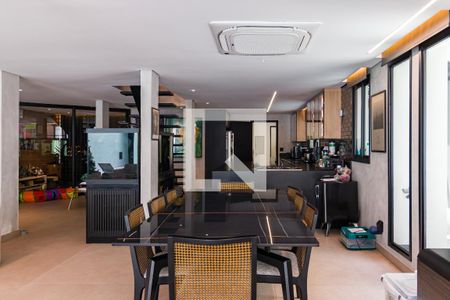 Casa à venda com 5 quartos, 500m² em Jardim Morumbi, São Paulo