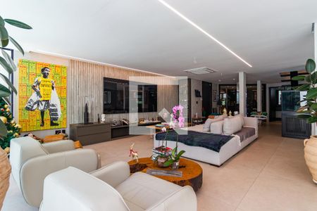 Casa à venda com 5 quartos, 500m² em Jardim Morumbi, São Paulo