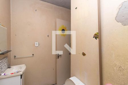 Banheiro de apartamento à venda com 2 quartos, 47m² em Conjunto Habitacional Jova Rural, São Paulo