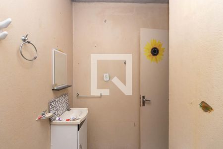 Banheiro de apartamento à venda com 2 quartos, 47m² em Conjunto Habitacional Jova Rural, São Paulo