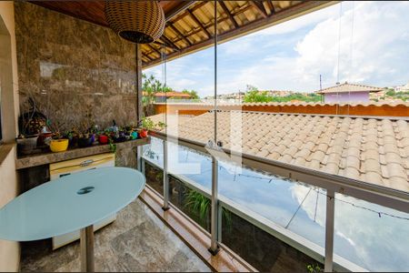 Varanda cozinha de casa para alugar com 4 quartos, 560m² em Marajó, Belo Horizonte