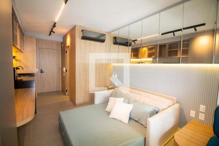 Sala / Quarto - Studio de kitnet/studio à venda com 1 quarto, 31m² em Jardim das Acacias, São Paulo