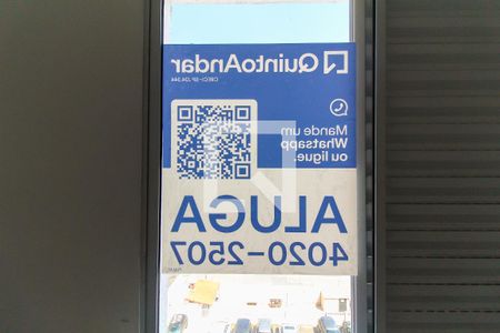 Placa na janela de apartamento para alugar com 4 quartos, 103m² em Itaquera, São Paulo