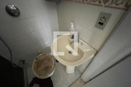 Banheiro de casa para alugar com 4 quartos, 300m² em Vila Amelia, Duque de Caxias