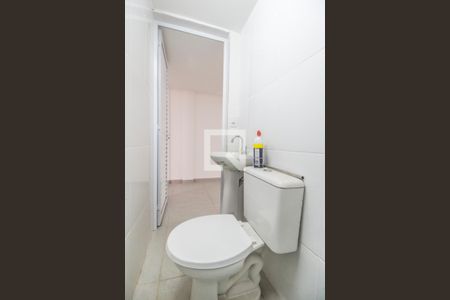 Banheiro de casa para alugar com 1 quarto, 70m² em Jardim Silveira, Barueri