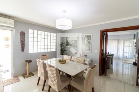 Sala de Jantar de casa à venda com 4 quartos, 213m² em Cristal, Porto Alegre