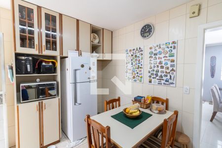 Cozinha de casa à venda com 4 quartos, 213m² em Cristal, Porto Alegre
