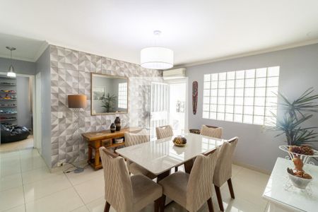 Sala de Jantar de casa à venda com 4 quartos, 213m² em Cristal, Porto Alegre