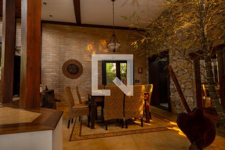 Sala de casa de condomínio para alugar com 4 quartos, 800m² em Morada dos Pássaros, Barueri