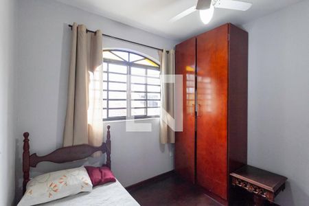 Quarto 2 de casa à venda com 3 quartos, 196m² em Vila Jardim Leblon, Belo Horizonte