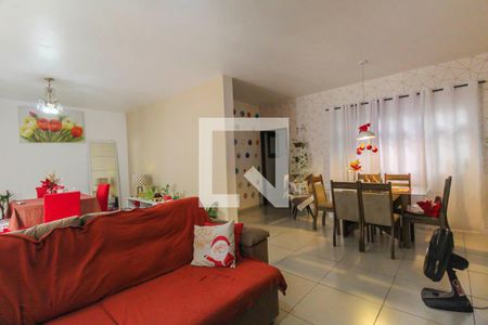 Sala de casa para alugar com 6 quartos, 500m² em Vila Ema, São Paulo