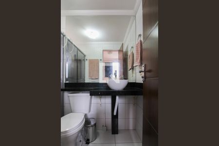 Banheiro da Suíte de apartamento para alugar com 3 quartos, 75m² em Planalto, Belo Horizonte