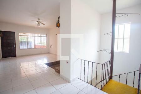Sala 1 de casa para alugar com 3 quartos, 250m² em Eldorado, Diadema