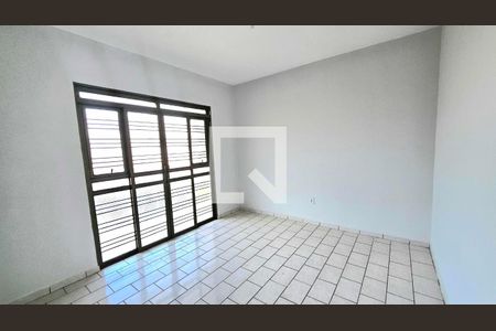 Quarto 1 de casa para alugar com 4 quartos, 370m² em Parque Anhanguera, Goiânia