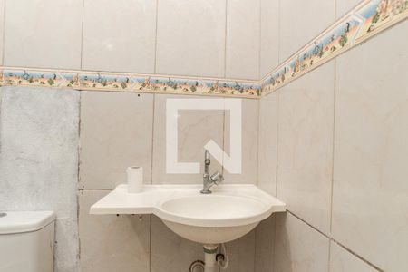 Banheiro de casa à venda com 3 quartos, 150m² em Vila Nivi, São Paulo