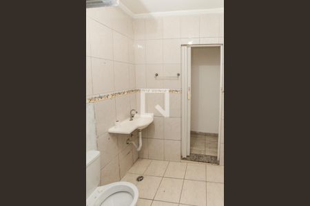 Banheiro de casa à venda com 3 quartos, 150m² em Vila Nivi, São Paulo