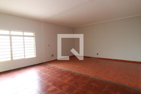 Sala de casa para alugar com 2 quartos, 10m² em Centro, Ribeirão Preto
