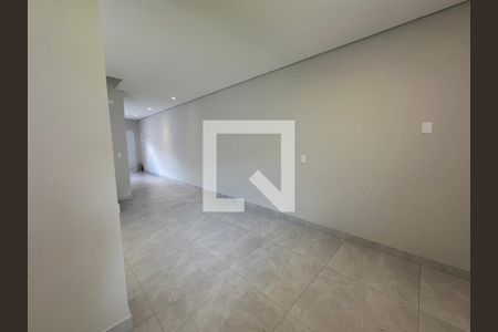 Sala de casa para alugar com 3 quartos, 142m² em Jardim Maria Helena, Barueri