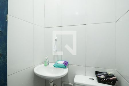 Banheiro de casa para alugar com 2 quartos, 55m² em Lauzane Paulista, São Paulo