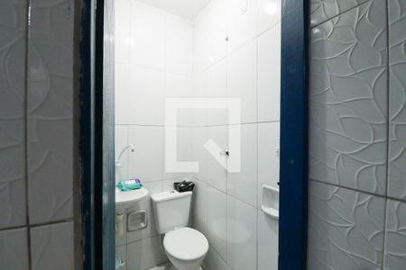 Banheiro de casa para alugar com 2 quartos, 55m² em Lauzane Paulista, São Paulo