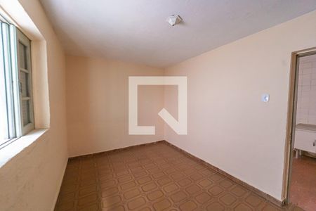 Casa à venda com 6 quartos, 260m² em Vila Paulistania, São Paulo