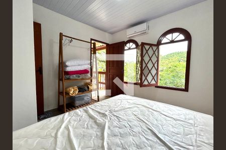 Quarto 2 de casa para alugar com 2 quartos, 180m² em Barra da Lagoa, Florianópolis
