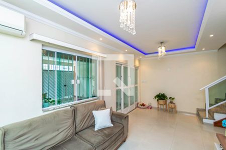 Sala de casa para alugar com 4 quartos, 410m² em Irajá, Rio de Janeiro