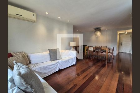 Sala de apartamento à venda com 4 quartos, 160m² em Barra da Tijuca, Rio de Janeiro