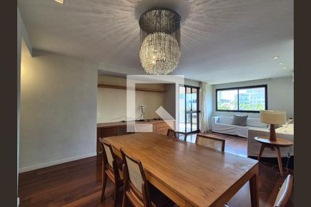 Sala de apartamento à venda com 4 quartos, 160m² em Barra da Tijuca, Rio de Janeiro