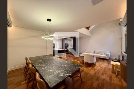 Sala de casa de condomínio à venda com 4 quartos, 280m² em Santo Amaro, São Paulo