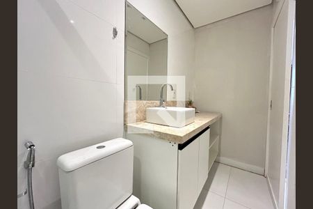 Banheiro de apartamento para alugar com 1 quarto, 48m² em Santo Antonio de Lisboa, Florianópolis