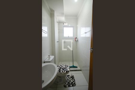 Banheiro Social de apartamento para alugar com 2 quartos, 62m² em Boqueirão, Praia Grande