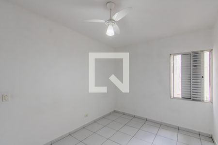 Quarto 1 de casa para alugar com 2 quartos, 70m² em Vila Paranaguá, São Paulo