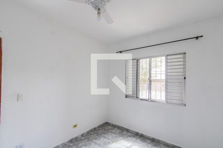 Quarto 2 de casa para alugar com 2 quartos, 70m² em Vila Paranaguá, São Paulo