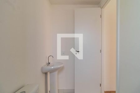 Banheiro da Suíte de apartamento para alugar com 1 quarto, 26m² em Parque Industrial Tomas Edson, São Paulo