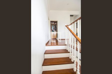 Escada de casa de condomínio para alugar com 6 quartos, 650m² em Tamboré, Santana de Parnaíba