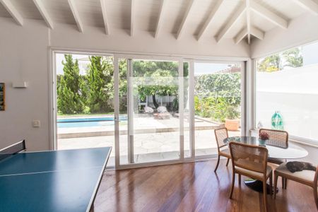 Sala de casa de condomínio para alugar com 6 quartos, 650m² em Tamboré, Santana de Parnaíba