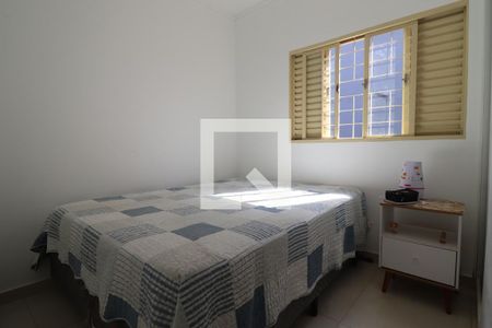 Quarto 1 de casa para alugar com 3 quartos, 266m² em Parque Residencial Candido Portinari, Ribeirão Preto