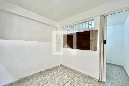 Sala 1 de casa à venda com 5 quartos, 300m² em Jardim Oriental, São Paulo