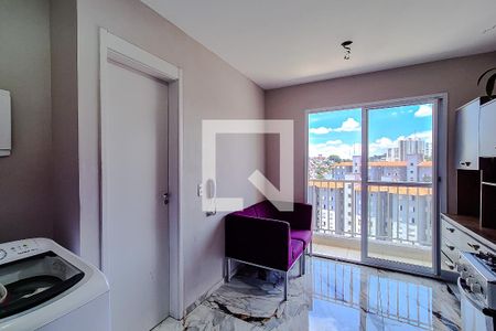 Sala/Cozinha de apartamento para alugar com 1 quarto, 7m² em Sacoma, São Paulo