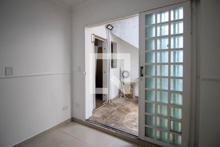 Quarto de casa à venda com 1 quarto, 230m² em Chácara Agrindus, Taboão da Serra