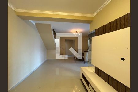 Sala de casa à venda com 3 quartos, 200m² em Vila Miriam, São Paulo